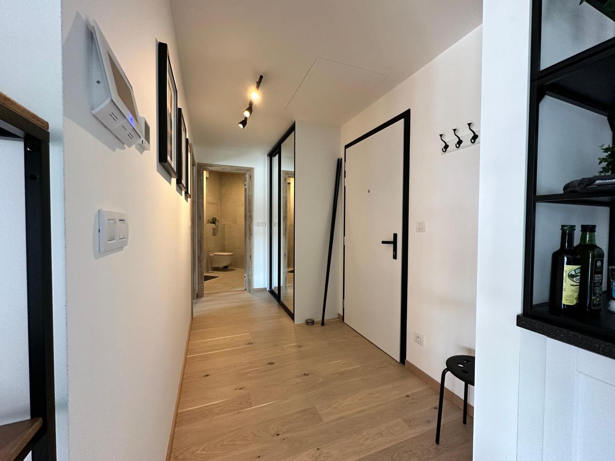 Zwirn1, Uplne Nove, Parkovanie, Klimatizacia, Bratislava Ngoại thất bức ảnh